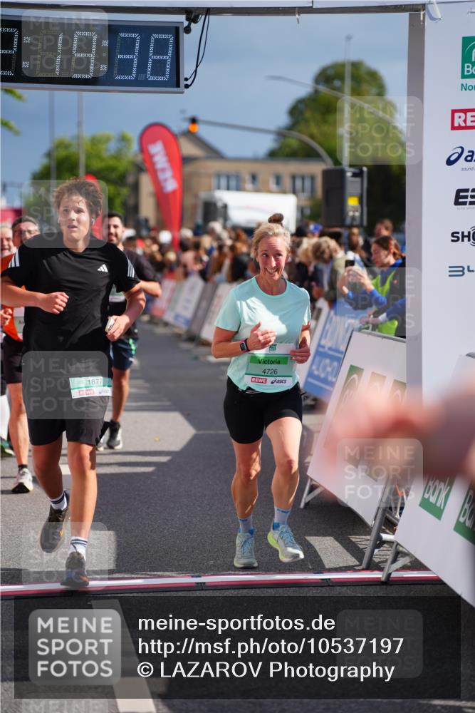 20.09.2026 - PSD Bank Halbmarathon LAZAROV Photography http://msf.ph/oto/10537197 20.09.2026 12:19:37 Ziel 1351, 1877, 2214, 2242, 2513, 3581, 3974, 4033, 4383, 4682, 4726 meine-sportfotos.de
