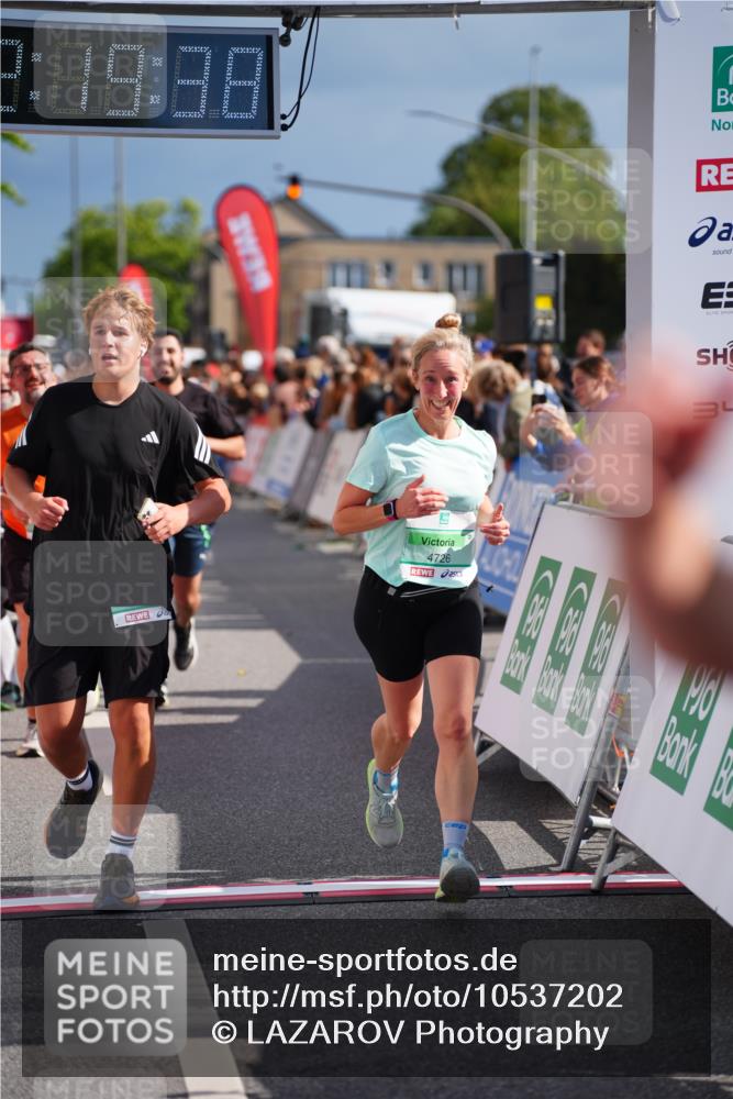 20.09.2026 - PSD Bank Halbmarathon LAZAROV Photography http://msf.ph/oto/10537202 20.09.2026 12:19:37 Ziel 1351, 1877, 2214, 2242, 2513, 3581, 3974, 4033, 4383, 4682, 4726 meine-sportfotos.de