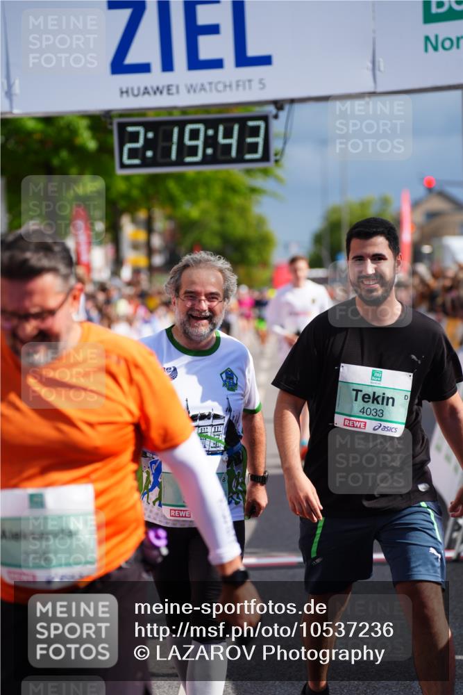 20.09.2026 - PSD Bank Halbmarathon LAZAROV Photography http://msf.ph/oto/10537236 20.09.2026 12:19:43 Ziel 1351, 1877, 2242, 3581, 3974, 4033, 4726, 4732 meine-sportfotos.de