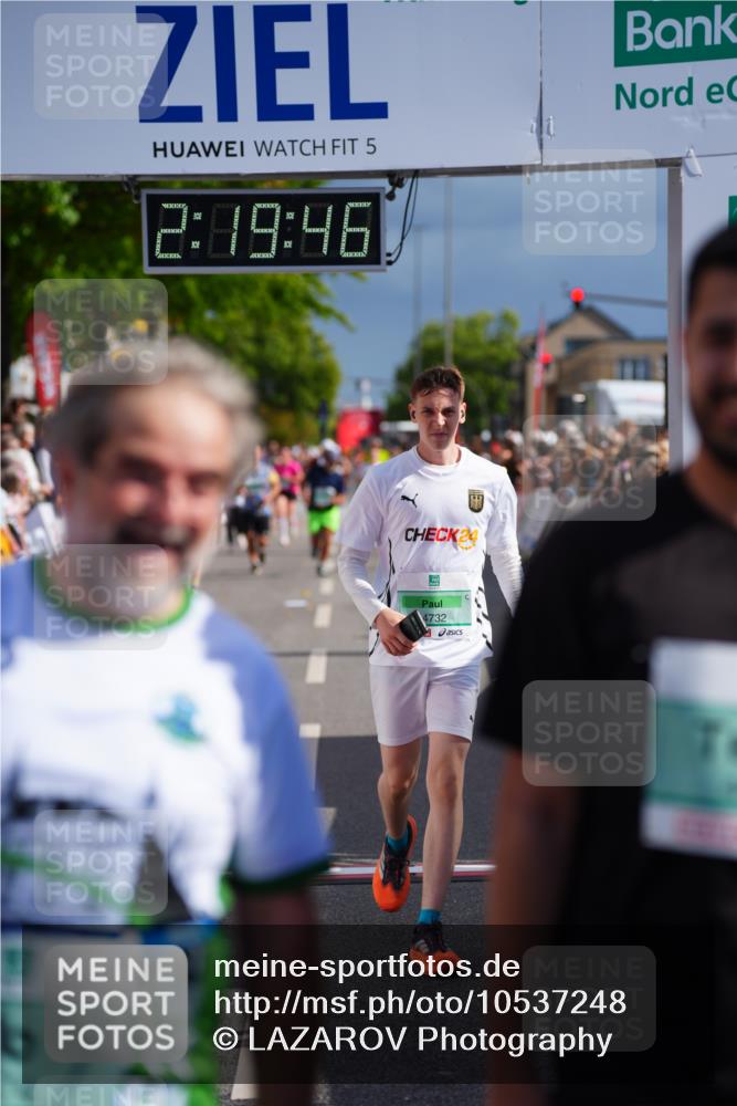 20.09.2026 - PSD Bank Halbmarathon LAZAROV Photography http://msf.ph/oto/10537248 20.09.2026 12:19:45 Ziel 1877, 2242, 3581, 3974, 4033, 4726, 4732 meine-sportfotos.de