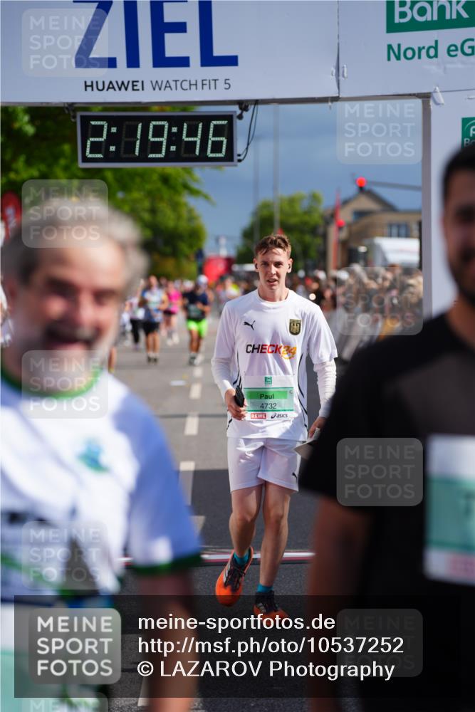 20.09.2026 - PSD Bank Halbmarathon LAZAROV Photography http://msf.ph/oto/10537252 20.09.2026 12:19:45 Ziel 1877, 2242, 3581, 3974, 4033, 4726, 4732 meine-sportfotos.de