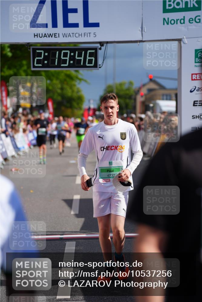 20.09.2026 - PSD Bank Halbmarathon LAZAROV Photography http://msf.ph/oto/10537256 20.09.2026 12:19:46 Ziel 2242, 3581, 3974, 4033, 4732 meine-sportfotos.de
