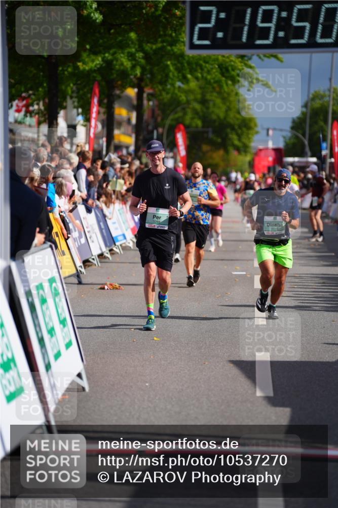 20.09.2026 - PSD Bank Halbmarathon LAZAROV Photography http://msf.ph/oto/10537270 20.09.2026 12:19:49 Ziel 3180, 3288, 4732 meine-sportfotos.de