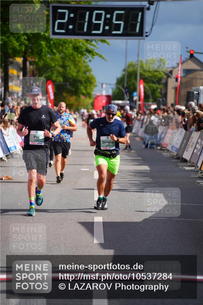 20.09.2026 - PSD Bank Halbmarathon LAZAROV Photography http://msf.ph/oto/10537284 20.09.2026 12:19:50 Ziel 3180, 3288, 4732 meine-sportfotos.de