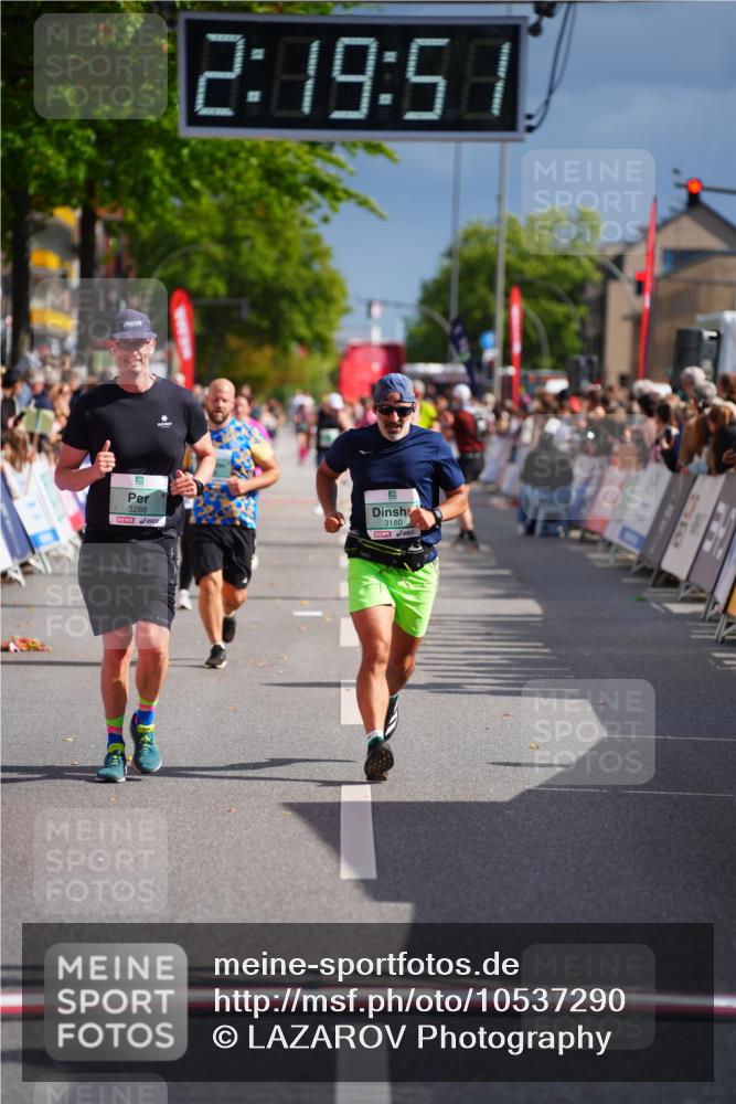 20.09.2026 - PSD Bank Halbmarathon LAZAROV Photography http://msf.ph/oto/10537290 20.09.2026 12:19:50 Ziel 3180, 3288, 4732 meine-sportfotos.de