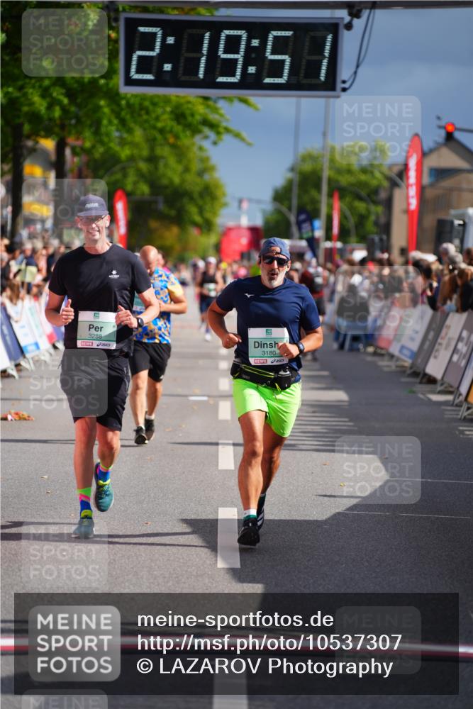20.09.2026 - PSD Bank Halbmarathon LAZAROV Photography http://msf.ph/oto/10537307 20.09.2026 12:19:51 Ziel 3180, 3288, 4732 meine-sportfotos.de
