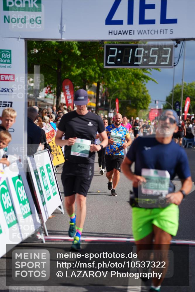 20.09.2026 - PSD Bank Halbmarathon LAZAROV Photography http://msf.ph/oto/10537322 20.09.2026 12:19:53 Ziel 1777, 2549, 3180, 3288, 4732 meine-sportfotos.de