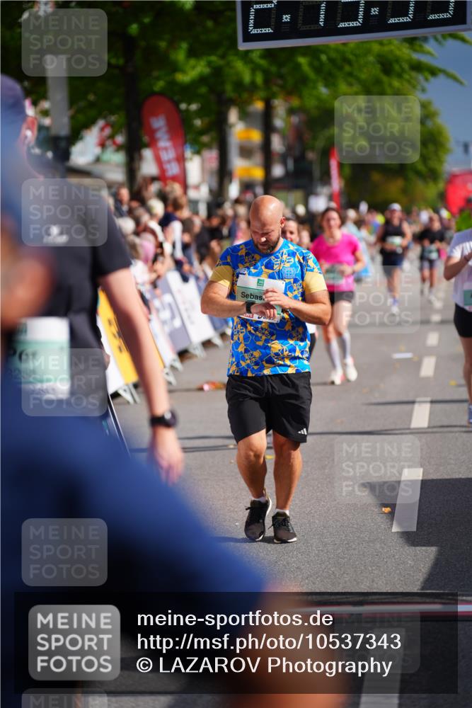 20.09.2026 - PSD Bank Halbmarathon LAZAROV Photography http://msf.ph/oto/10537343 20.09.2026 12:19:54 Ziel 1777, 2549, 3180, 3288 meine-sportfotos.de