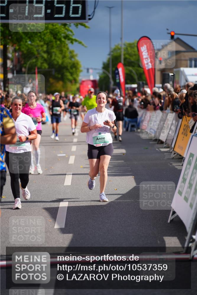 20.09.2026 - PSD Bank Halbmarathon LAZAROV Photography http://msf.ph/oto/10537359 20.09.2026 12:19:55 Ziel 1777, 2436, 2549, 3180, 3288 meine-sportfotos.de