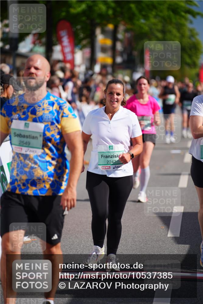 20.09.2026 - PSD Bank Halbmarathon LAZAROV Photography http://msf.ph/oto/10537385 20.09.2026 12:19:57 Ziel 1777, 2436, 2549, 3180, 3288 meine-sportfotos.de