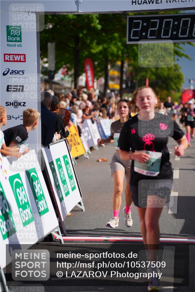 20.09.2026 - PSD Bank Halbmarathon LAZAROV Photography http://msf.ph/oto/10537509 20.09.2026 12:20:08 Ziel 1323, 2787, 3429, 3688, 3735, 4626 meine-sportfotos.de