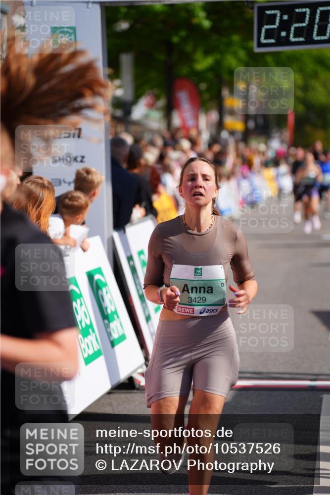 20.09.2026 - PSD Bank Halbmarathon LAZAROV Photography http://msf.ph/oto/10537526 20.09.2026 12:20:09 Ziel 1323, 2787, 3429, 3688, 3735, 4626, 4689 meine-sportfotos.de