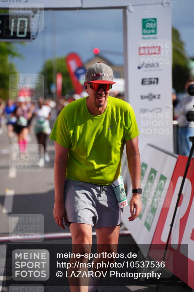 20.09.2026 - PSD Bank Halbmarathon LAZAROV Photography http://msf.ph/oto/10537536 20.09.2026 12:20:10 Ziel 1323, 2787, 3429, 3688, 3735, 4085, 4626, 4689 meine-sportfotos.de