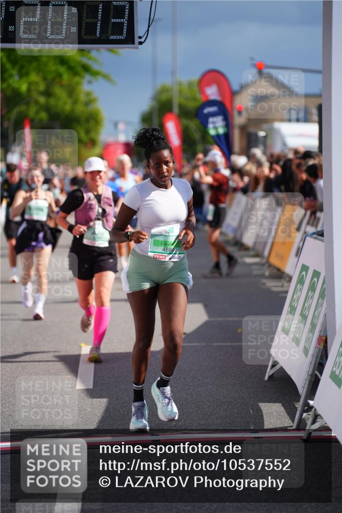 20.09.2026 - PSD Bank Halbmarathon LAZAROV Photography http://msf.ph/oto/10537552 20.09.2026 12:20:13 Ziel 2737, 2933, 3085, 3429, 3688, 3735, 4085, 4626, 4689 meine-sportfotos.de