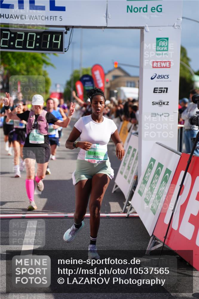20.09.2026 - PSD Bank Halbmarathon LAZAROV Photography http://msf.ph/oto/10537565 20.09.2026 12:20:14 Ziel 2737, 2933, 3085, 3429, 3688, 3735, 4085, 4689 meine-sportfotos.de