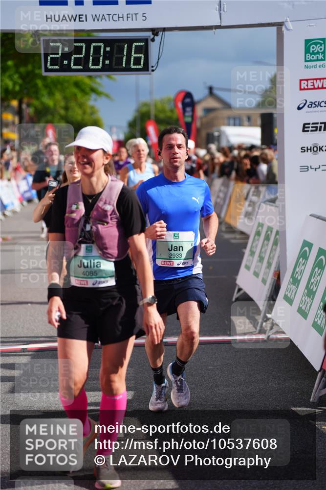 20.09.2026 - PSD Bank Halbmarathon LAZAROV Photography http://msf.ph/oto/10537608 20.09.2026 12:20:16 Ziel 1892, 2737, 2933, 3085, 3429, 4085, 4270, 4689 meine-sportfotos.de
