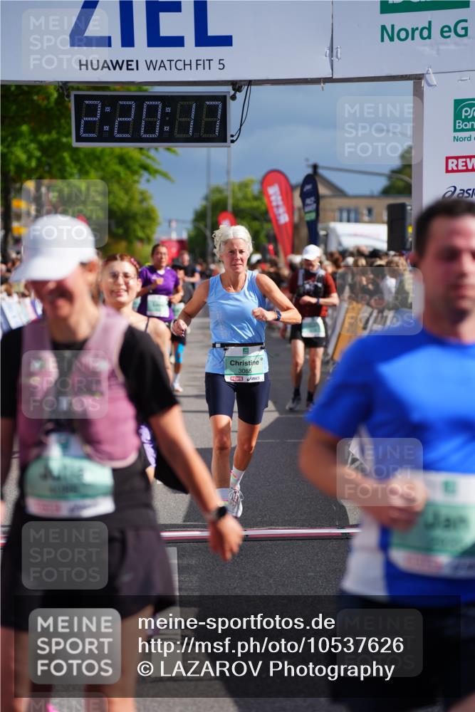 20.09.2026 - PSD Bank Halbmarathon LAZAROV Photography http://msf.ph/oto/10537626 20.09.2026 12:20:17 Ziel 1021, 1261, 1892, 2737, 2933, 3085, 4085, 4270, 4689 meine-sportfotos.de