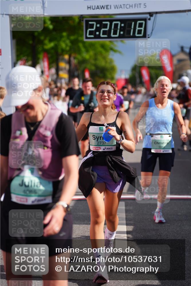 20.09.2026 - PSD Bank Halbmarathon LAZAROV Photography http://msf.ph/oto/10537631 20.09.2026 12:20:17 Ziel 1021, 1261, 1892, 2737, 2933, 3085, 4085, 4270, 4689 meine-sportfotos.de