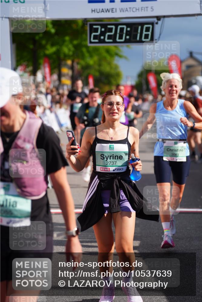 20.09.2026 - PSD Bank Halbmarathon LAZAROV Photography http://msf.ph/oto/10537639 20.09.2026 12:20:18 Ziel 1021, 1261, 1628, 1755, 1892, 2737, 2933, 3085, 4085, 4228, 4270, 4689 meine-sportfotos.de