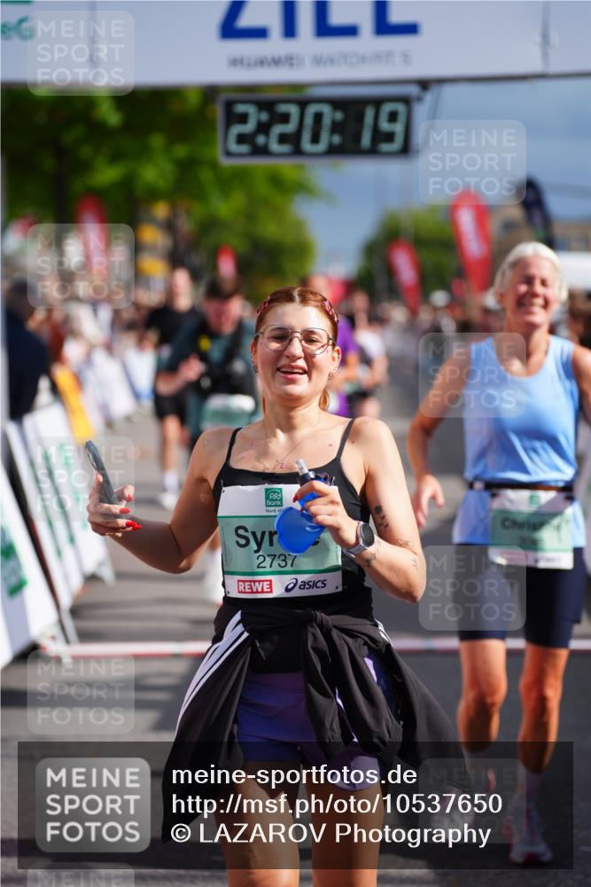 20.09.2026 - PSD Bank Halbmarathon LAZAROV Photography http://msf.ph/oto/10537650 20.09.2026 12:20:18 Ziel 1021, 1261, 1628, 1755, 1892, 2737, 2933, 3085, 4085, 4228, 4270, 4689 meine-sportfotos.de