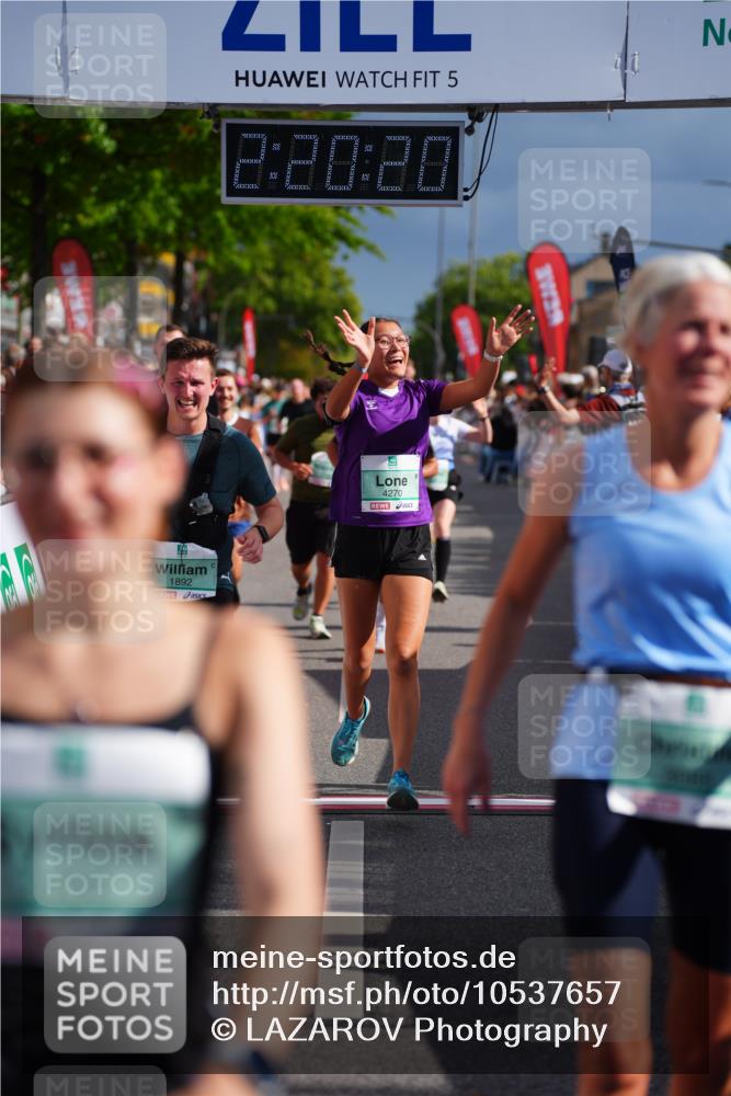 20.09.2026 - PSD Bank Halbmarathon LAZAROV Photography http://msf.ph/oto/10537657 20.09.2026 12:20:19 Ziel 1021, 1261, 1628, 1755, 1892, 2737, 2933, 3085, 4085, 4228, 4270, 4689 meine-sportfotos.de