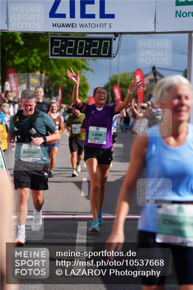 20.09.2026 - PSD Bank Halbmarathon LAZAROV Photography http://msf.ph/oto/10537668 20.09.2026 12:20:19 Ziel 1021, 1261, 1628, 1755, 1892, 2737, 2933, 3085, 4085, 4228, 4270, 4689 meine-sportfotos.de