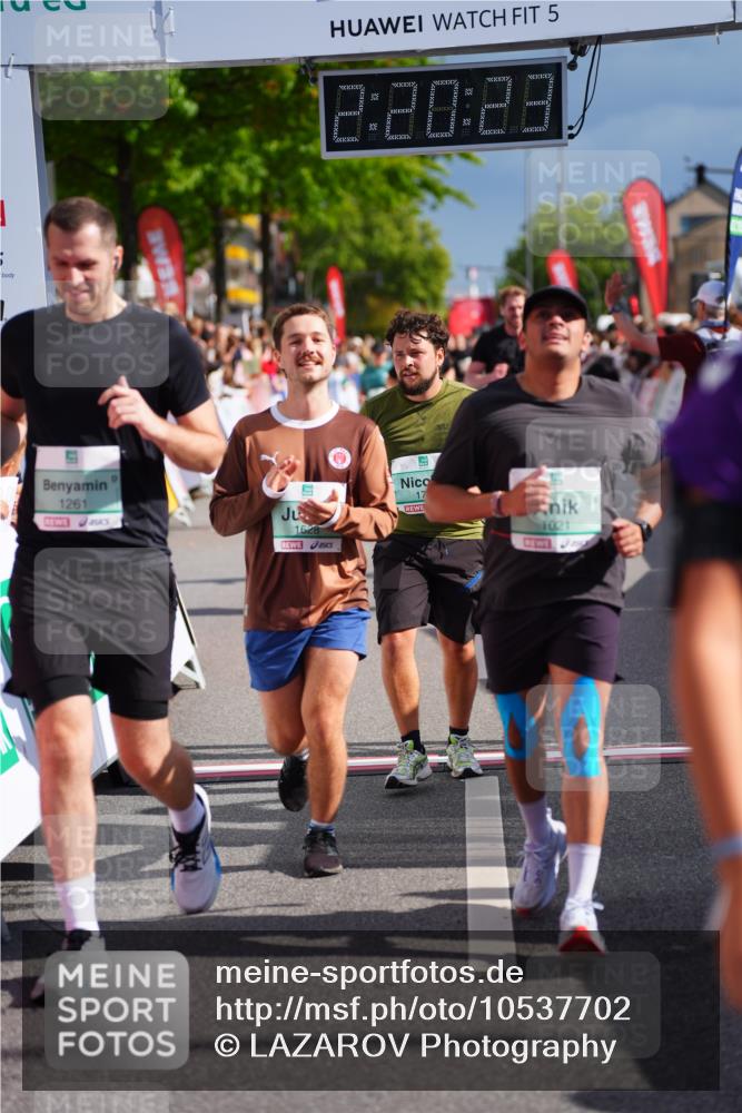 20.09.2026 - PSD Bank Halbmarathon LAZAROV Photography http://msf.ph/oto/10537702 20.09.2026 12:20:22 Ziel 1021, 1261, 1628, 1755, 1892, 2737, 2933, 3085, 4085, 4228, 4270, 4632 meine-sportfotos.de