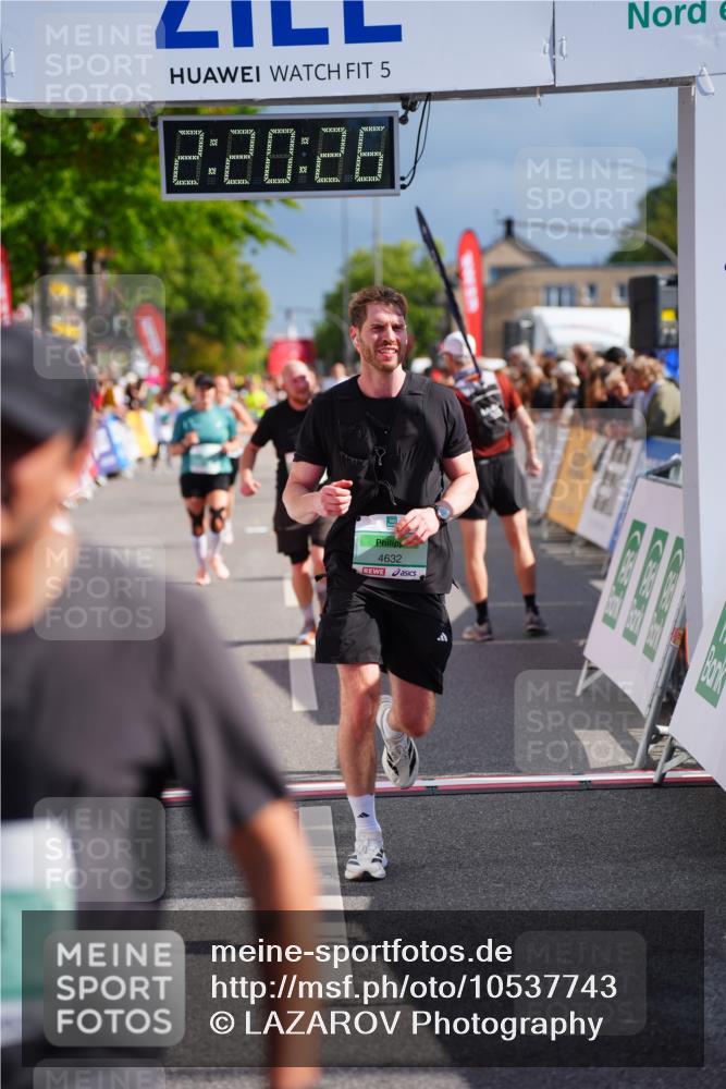20.09.2026 - PSD Bank Halbmarathon LAZAROV Photography http://msf.ph/oto/10537743 20.09.2026 12:20:25 Ziel 1021, 1261, 1294, 1628, 1755, 1892, 3085, 3097, 4228, 4237, 4270, 4632 meine-sportfotos.de
