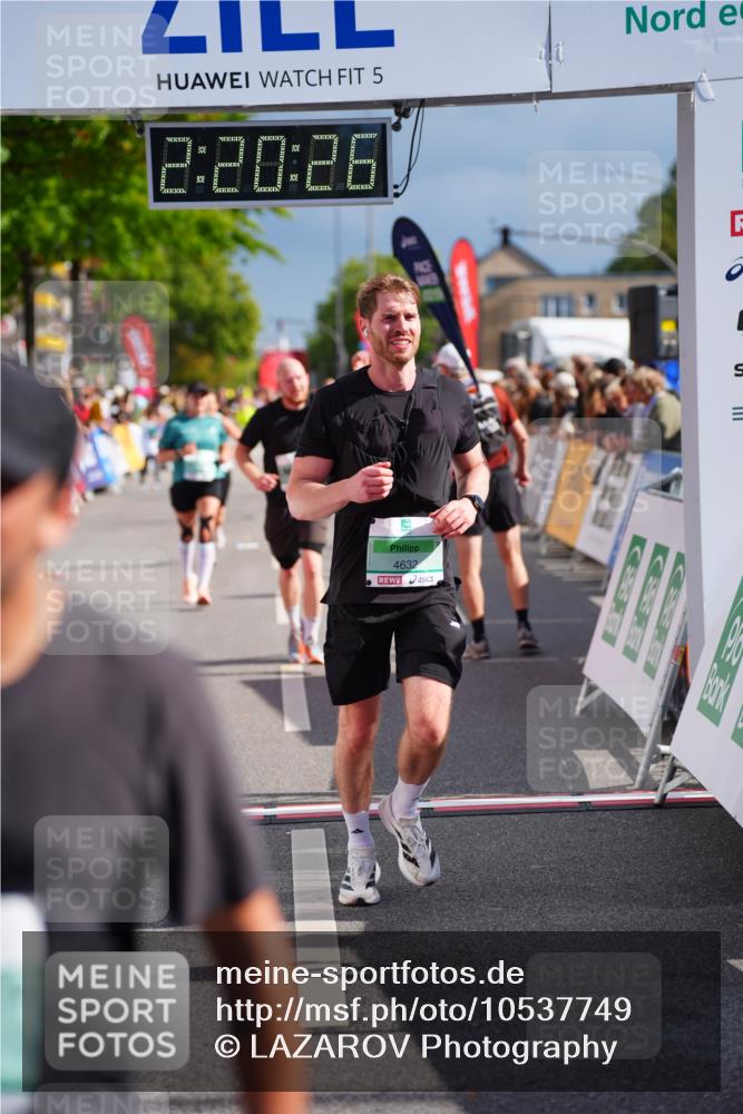 20.09.2026 - PSD Bank Halbmarathon LAZAROV Photography http://msf.ph/oto/10537749 20.09.2026 12:20:25 Ziel 1021, 1261, 1294, 1628, 1755, 1892, 3085, 3097, 4228, 4237, 4270, 4632 meine-sportfotos.de