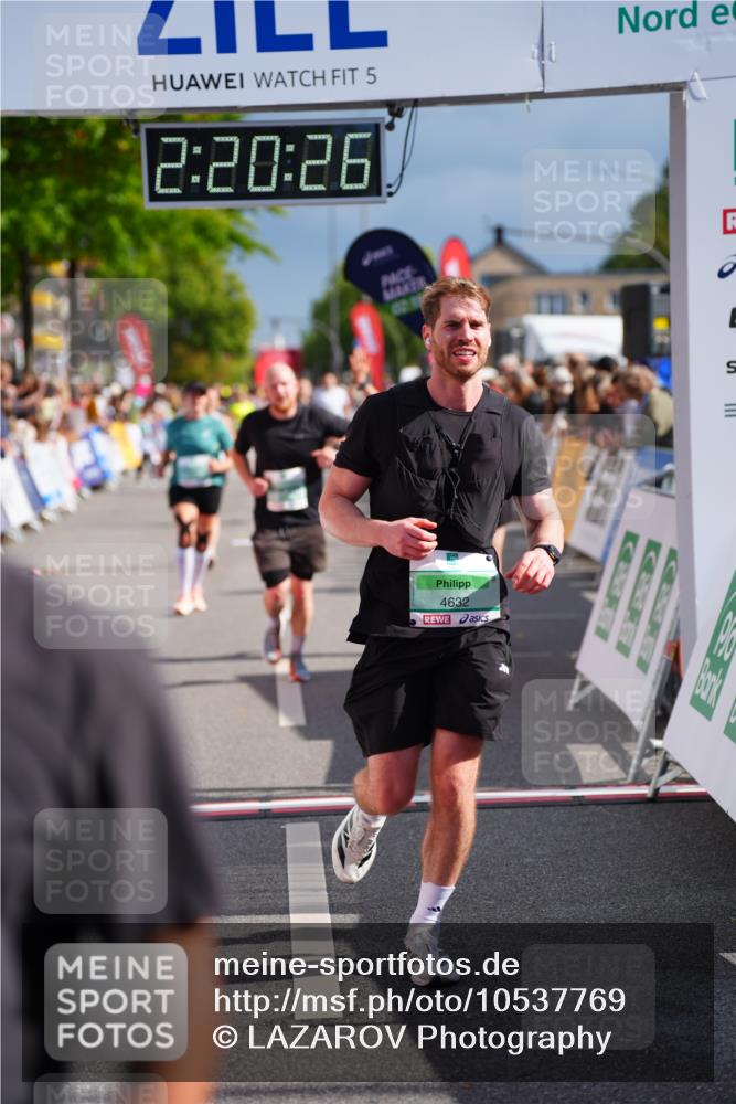 20.09.2026 - PSD Bank Halbmarathon LAZAROV Photography http://msf.ph/oto/10537769 20.09.2026 12:20:26 Ziel 1021, 1261, 1294, 1628, 1755, 1892, 2351, 3097, 4228, 4237, 4270, 4632 meine-sportfotos.de