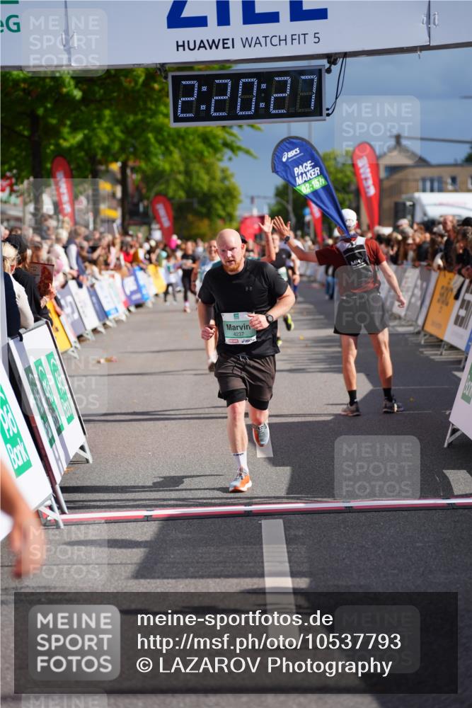20.09.2026 - PSD Bank Halbmarathon LAZAROV Photography http://msf.ph/oto/10537793 20.09.2026 12:20:27 Ziel 1021, 1261, 1294, 1628, 1755, 1892, 2351, 3097, 4228, 4237, 4270, 4632 meine-sportfotos.de