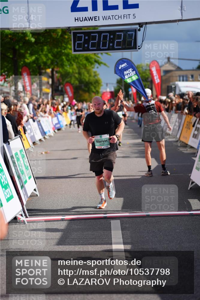 20.09.2026 - PSD Bank Halbmarathon LAZAROV Photography http://msf.ph/oto/10537798 20.09.2026 12:20:27 Ziel 1021, 1261, 1294, 1628, 1755, 1892, 2351, 3097, 4228, 4237, 4270, 4632 meine-sportfotos.de