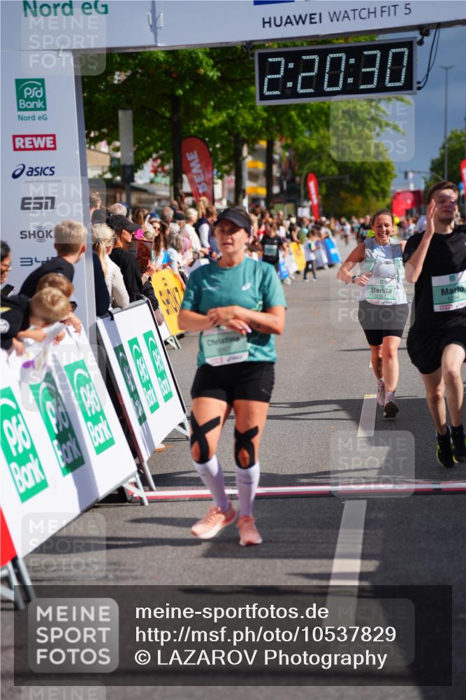20.09.2026 - PSD Bank Halbmarathon LAZAROV Photography http://msf.ph/oto/10537829 20.09.2026 12:20:29 Ziel 1021, 1261, 1294, 1628, 1755, 2351, 3097, 4228, 4237, 4632 meine-sportfotos.de