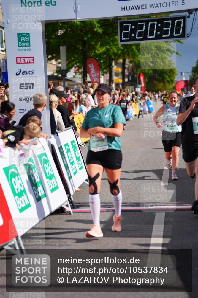 20.09.2026 - PSD Bank Halbmarathon LAZAROV Photography http://msf.ph/oto/10537834 20.09.2026 12:20:29 Ziel 1021, 1261, 1294, 1628, 1755, 2351, 3097, 4228, 4237, 4632 meine-sportfotos.de