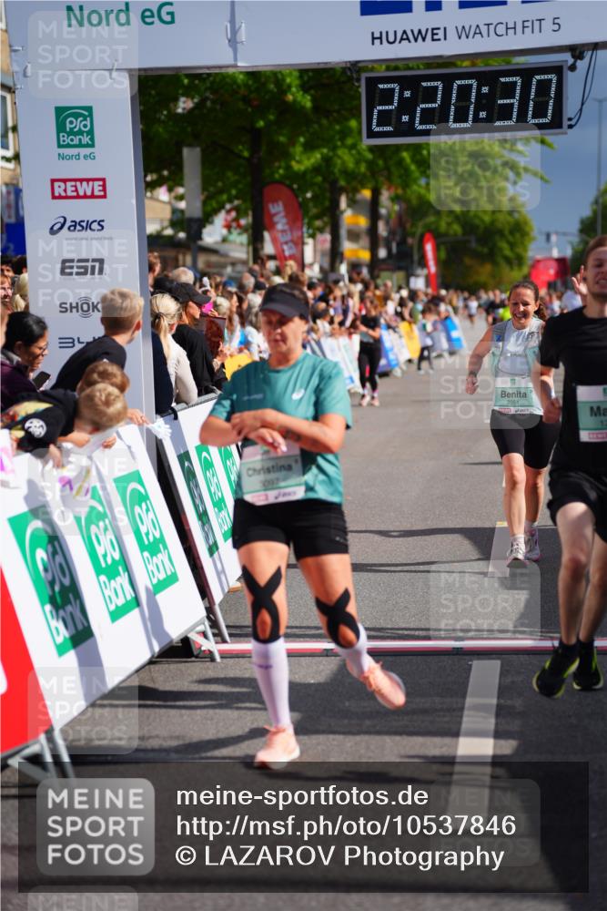 20.09.2026 - PSD Bank Halbmarathon LAZAROV Photography http://msf.ph/oto/10537846 20.09.2026 12:20:29 Ziel 1021, 1261, 1294, 1628, 1755, 2351, 3097, 4228, 4237, 4632 meine-sportfotos.de