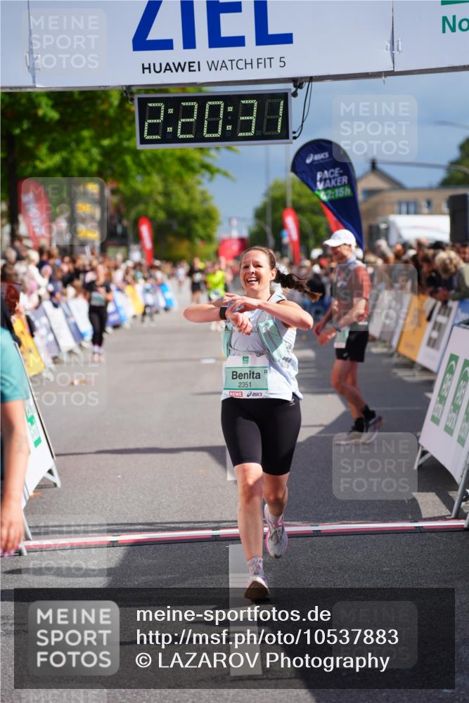 20.09.2026 - PSD Bank Halbmarathon LAZAROV Photography http://msf.ph/oto/10537883 20.09.2026 12:20:31 Ziel 1294, 2351, 3097, 4237, 4632, 4754 meine-sportfotos.de