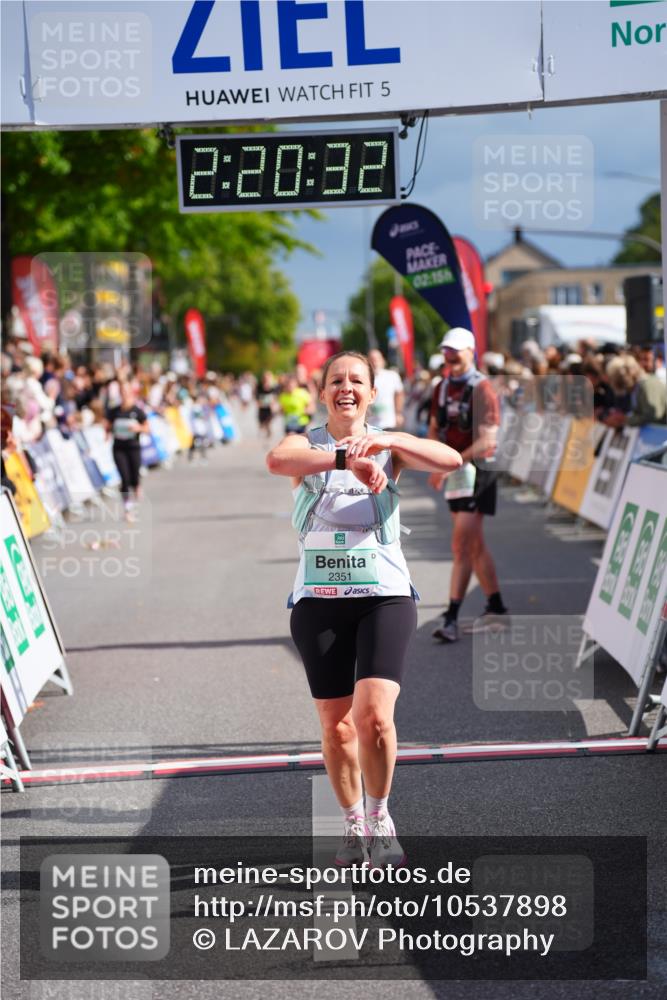 20.09.2026 - PSD Bank Halbmarathon LAZAROV Photography http://msf.ph/oto/10537898 20.09.2026 12:20:31 Ziel 1294, 2351, 3097, 4237, 4632, 4754 meine-sportfotos.de