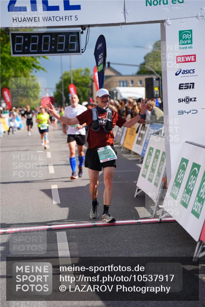 20.09.2026 - PSD Bank Halbmarathon LAZAROV Photography http://msf.ph/oto/10537917 20.09.2026 12:20:34 Ziel 1294, 2351, 2741, 3097, 3217, 4237, 4754 meine-sportfotos.de