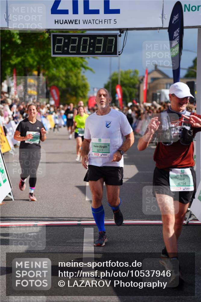20.09.2026 - PSD Bank Halbmarathon LAZAROV Photography http://msf.ph/oto/10537946 20.09.2026 12:20:37 Ziel 1294, 2351, 2741, 3097, 3217, 4125, 4754 meine-sportfotos.de