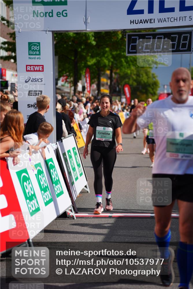 20.09.2026 - PSD Bank Halbmarathon LAZAROV Photography http://msf.ph/oto/10537977 20.09.2026 12:20:38 Ziel 1127, 2351, 2741, 3217, 4125, 4754 meine-sportfotos.de