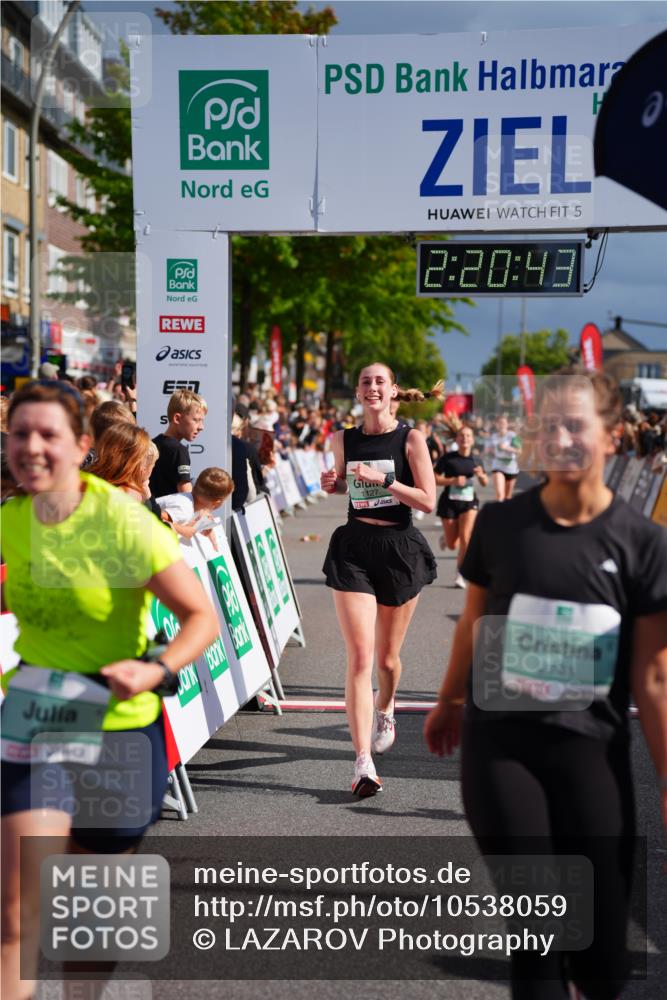 20.09.2026 - PSD Bank Halbmarathon LAZAROV Photography http://msf.ph/oto/10538059 20.09.2026 12:20:42 Ziel 1127, 2389, 2741, 3217, 3620, 4125, 4754 meine-sportfotos.de