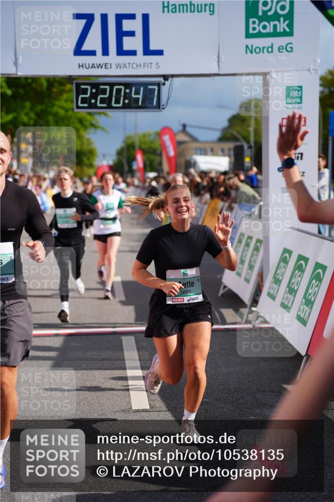 20.09.2026 - PSD Bank Halbmarathon LAZAROV Photography http://msf.ph/oto/10538135 20.09.2026 12:20:46 Ziel 1127, 2305, 2389, 2741, 3620, 3740, 4125, 4292 meine-sportfotos.de