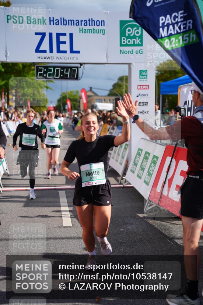 20.09.2026 - PSD Bank Halbmarathon LAZAROV Photography http://msf.ph/oto/10538147 20.09.2026 12:20:47 Ziel 1127, 2305, 2389, 3102, 3620, 3740, 4125, 4292 meine-sportfotos.de
