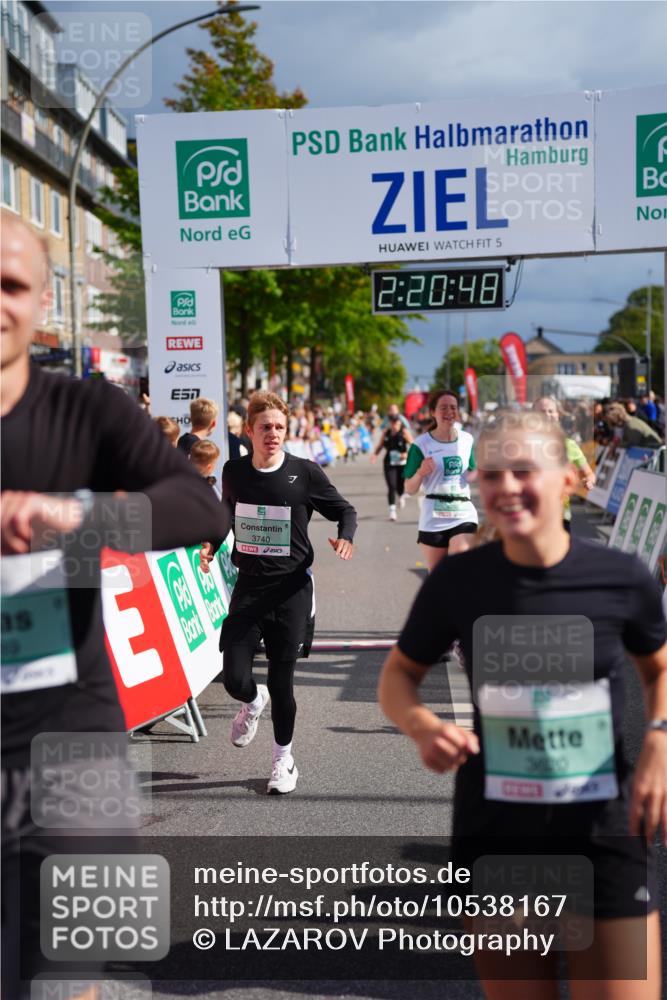 20.09.2026 - PSD Bank Halbmarathon LAZAROV Photography http://msf.ph/oto/10538167 20.09.2026 12:20:47 Ziel 1127, 2305, 2389, 3102, 3620, 3740, 4125, 4292 meine-sportfotos.de