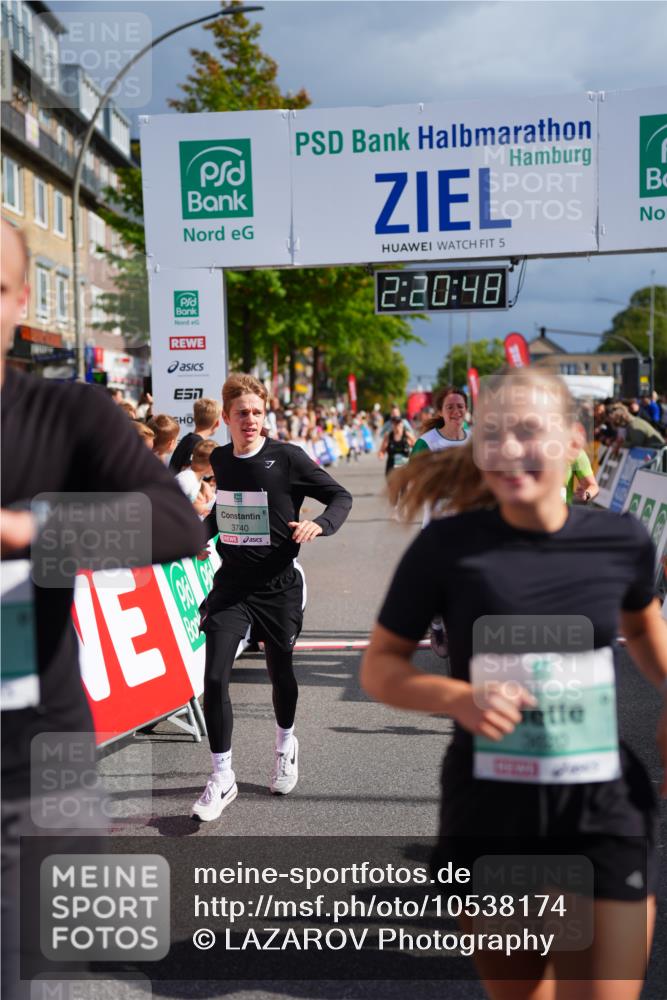 20.09.2026 - PSD Bank Halbmarathon LAZAROV Photography http://msf.ph/oto/10538174 20.09.2026 12:20:48 Ziel 1127, 2305, 2389, 3102, 3620, 3740, 4125, 4292, 4312 meine-sportfotos.de