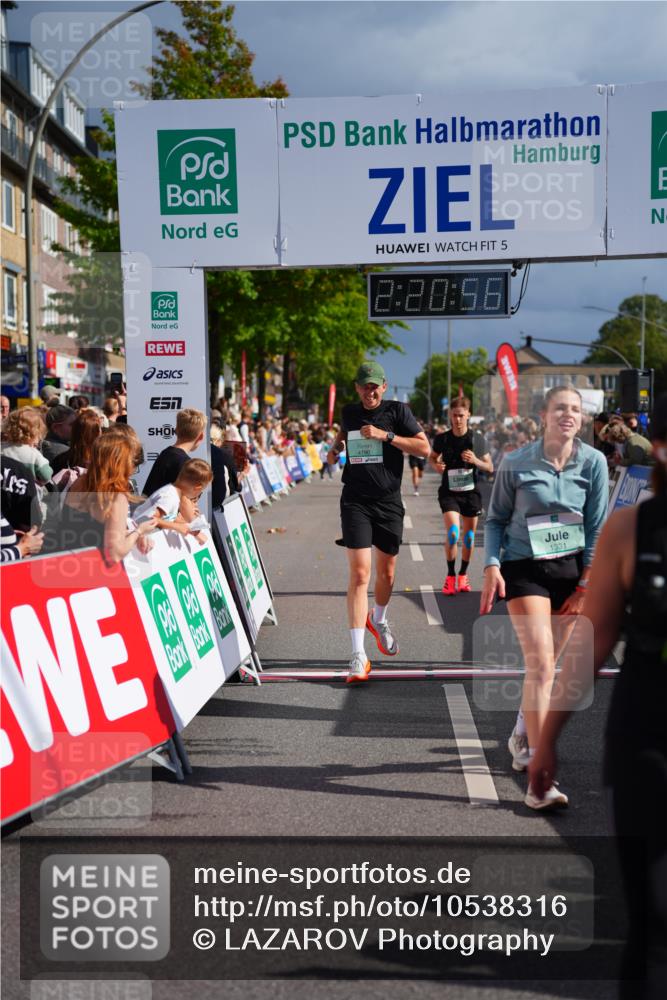 20.09.2026 - PSD Bank Halbmarathon LAZAROV Photography http://msf.ph/oto/10538316 20.09.2026 12:20:55 Ziel 1331, 2305, 3102, 3412, 3740, 4292, 4312, 4790 meine-sportfotos.de