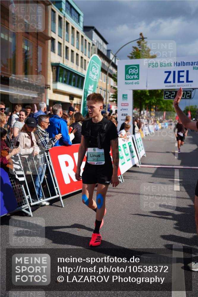 20.09.2026 - PSD Bank Halbmarathon LAZAROV Photography http://msf.ph/oto/10538372 20.09.2026 12:21:01 Ziel 1331, 3412, 4423, 4790 meine-sportfotos.de