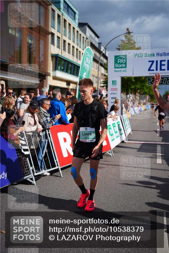 20.09.2026 - PSD Bank Halbmarathon LAZAROV Photography http://msf.ph/oto/10538379 20.09.2026 12:21:01 Ziel 1331, 3412, 4423, 4790 meine-sportfotos.de