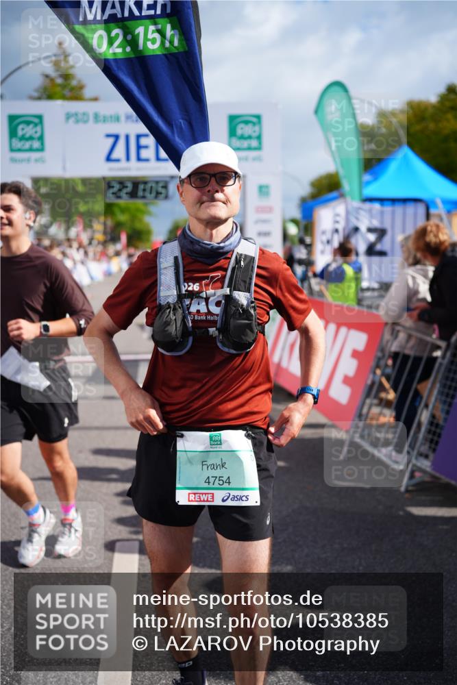 20.09.2026 - PSD Bank Halbmarathon LAZAROV Photography http://msf.ph/oto/10538385 20.09.2026 12:21:05 Ziel 3412, 4423 meine-sportfotos.de