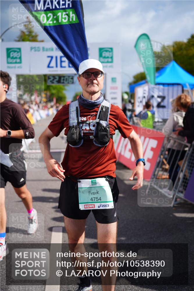 20.09.2026 - PSD Bank Halbmarathon LAZAROV Photography http://msf.ph/oto/10538390 20.09.2026 12:21:05 Ziel 3412, 4423 meine-sportfotos.de